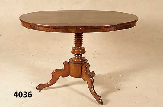 Ovaler Salontisch, deutsch, um 1880/90, Korpus Weichholz, Mahagonifurnier, bzw. Nuß- baum massiv auf Mahagoni gebeizt, SÄule gute ...