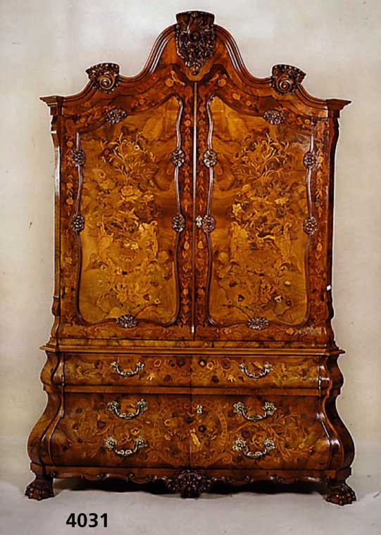 Schrank, Italien/Florenz, im niederlÄndischen Stil, 70er Jahre, Massivholz, von bester Verarbeitung, Kopf 3-fach geschwungen, Korpus doppelt ...