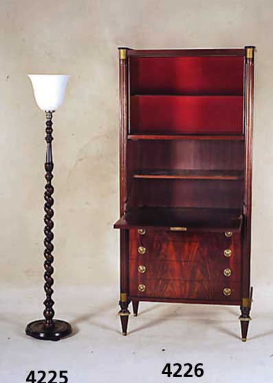 Stehlampe, Frankreich, GrÜnderzeit, gedreh- ter Holzfuß, Opalglasschirm, Elektrifizierung erneuert, nicht geprÜft, H. ca. 161 cm