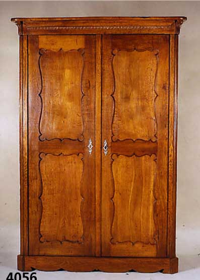 Schrank, deutsch, um 1850, Eiche massiv, zweitÜrig, zerlegbar, allseitig kasettiert, solide handwerkliche Arbeit, Alters- und Ge- brauchsspuren, ...