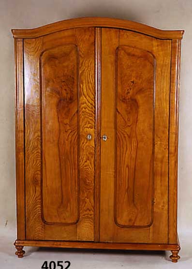Schrank, deutsch, um 1870, Esche massiv, zweitÜrig, zerlegbar, Alters- und Gebrauchs- spuren, ca. 188x125x52 cm
