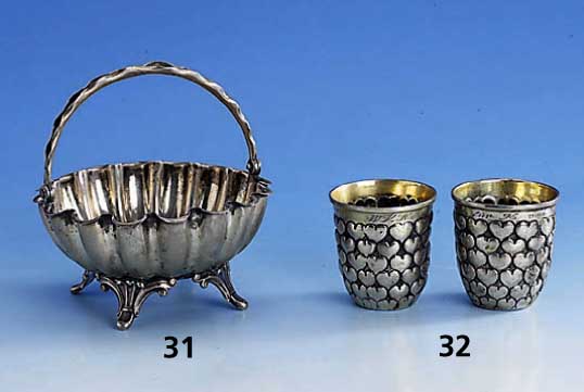 Set 2 Silberbecher, Pforzheim um 1900, 800er Silber, z. T. vergoldet, reine Handarbeit, MM AMD, mit Herzstruktur, pun- ziert, D. ca. 6 cm, H. ca. ...