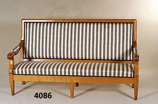 Biedermeier Bank, deutsch, um 1840/50, Kirschbaum massiv, poliert, neu gepolstert und bezogen, minimale Gebrauchsspuren, ca. 102 x175x64 cm, Sh. ...