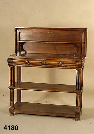 Etagere, Frankreich, um 1890, wohl Gegend um Lyon, Hartholz, Weichholz, z.T. Nußbaum mas- siv, gedrehte SÄulen, freistehend, 6-fach ge- rieft, ...