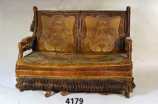 2-sitziges Sofa, deutsch, um 1896/1900, frÜher deutscher Jugendstil, Gestell Buche, komplett mit PlÜsch gefaßt, RÜcken und Sitz mit ...