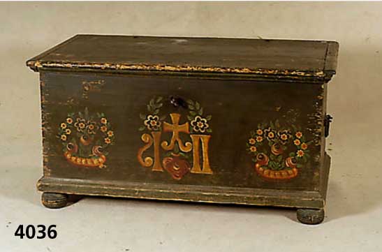 Mehltruhe, sÜddeutsch, um 1830/40, Korpus Weichholz, Kanten Hartholz, Innenfach, origi- nal Schloß und SchlÜssel, wohl Ältere Bemalung , z.T. ...