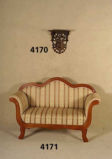 Sofa, nach dem Vorbild von 1830/40, Buche massiv, einfach bzw. doppelt gerieft, Polster und Bezug 70er Jahre, leicht angeschmutzt, Bezug in ...
