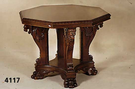 Clubtisch, deutsch, um 1900/20, im Renais- sancestil, z.T. Eiche massiv, wuchtige Tatzen- fÜße aus dem Vollholz, Beine in Form von LÖwenkÖpfen, ...