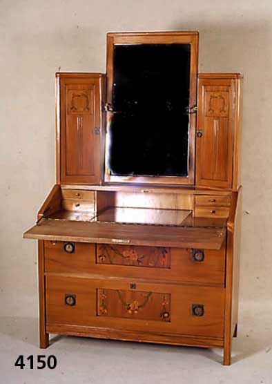 DamenschminksekretÄr, deutsch/wohl Karlsruhe, um 1900/05, Hartholz bzw. Kirschbaum, z.T. massiv, original BeschlÄge (wohl Max Laeuger), 2 ...