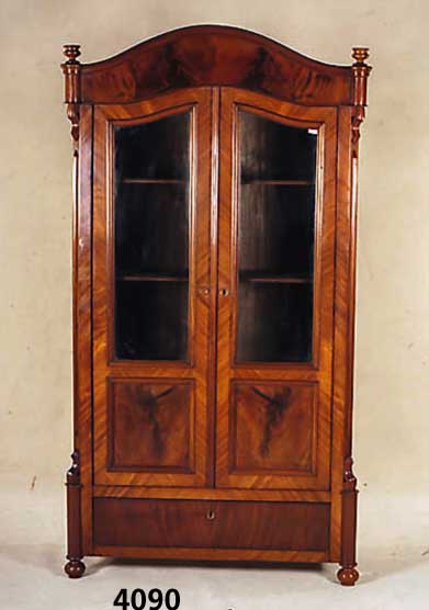 WÄscheschrank, deutsch, um 1860/70, Korpus Weichholz, Mahagoni- bzw. Pyramidenmahagoni- furnier, abgeschrÄgte Ecken, aufgesetzte Leisten, diese ...