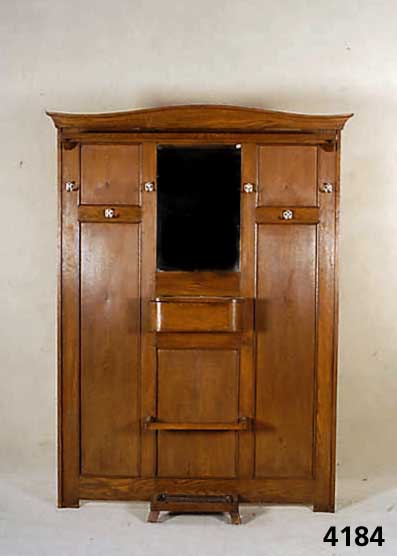 Garderobe, deutsch, um 1900/10, auf Rahmen gearbeitet, z.T. Eiche massiv, Eichefurnier gespiegelt, Glas und AufhÄnung spÄter, origi- nal ...