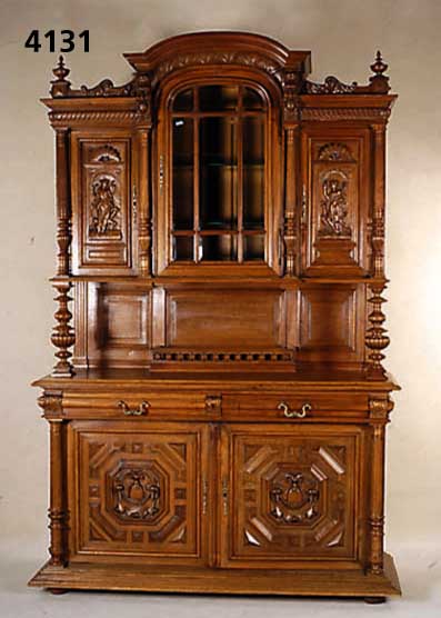 Vielzweckschrank, Belgien, um 1890, Korpus Weichholz, Eiche massiv, z.T. auf Rahmen ge- arbeitet, Front mit klassizistischen SÄulen, z.T. ...