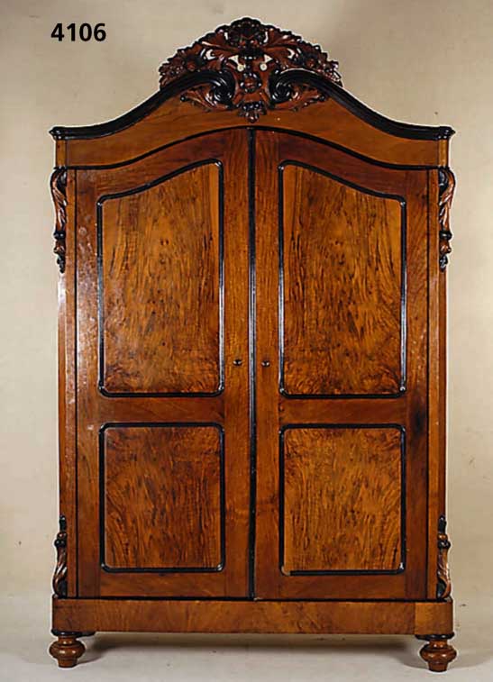 WÄscheschrank, wohl Niederlande, um 1850/60, Korpus Weichholz, Wurzelnußfurnier, vielfach gespiegelt, abgesetzte schwarze RÄnder, Ecken ...