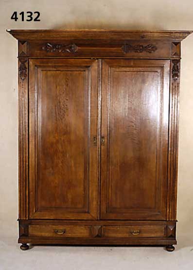 KLeiderschrank, deutsch, um 1900, Korpus Weichholz, Eiche und Buche, z.T. auf Rahmen gearbeitet, 3-fach getreppt, Inlets einfach getreppt, ...