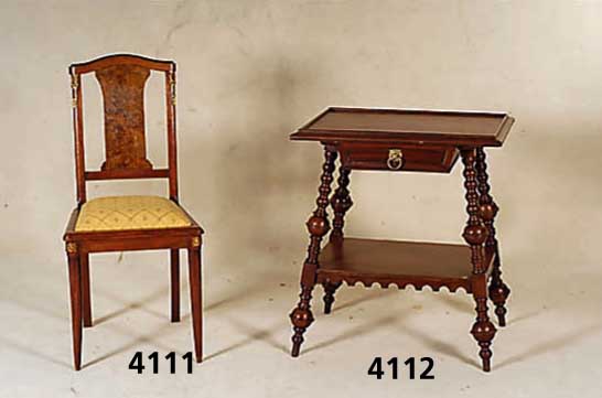 Beistell- bzw. Blumentisch, deutsch, um 1880/ 90, Korpus Hartholz, Limba- und Mahagoni- furnier, reich gedrechselt, frei einschiebbare Schublade, ...