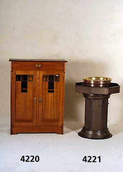 Brunnen in Form von Schiffskreisel, Messing und Kupfer, Hammerschlagverzierung, Becken z.T. verglast, 8-eckig, H. ca. 91 cm, D. ca. 72 cm