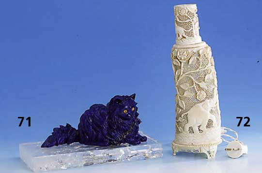 Skulptur Angorakatze in gespannter Haltung, Lapislazuli mit feiner Pyrithaderung, hervor- ragendes Lapislazuli in tiefen blauen TÖnen (Preuß. ...