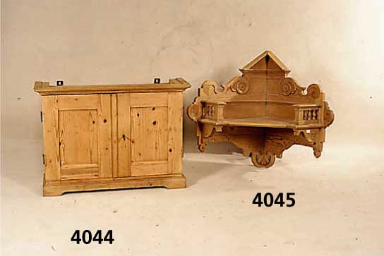 EckhÄngeregal, deutsch, um 1900, Kiefer und Zierbelkiefer, ausgesuchtes Holz, reiche Drechselarbeit, Schnitzerei aus dem Vollholz, ...