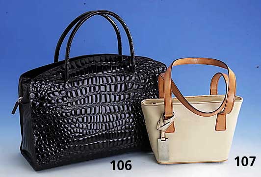 JOOP Handtasche, schwarzes gepr. Leder in Krokooptik, 2 Tragegriffe, Innenfach mit Reiß- verschluß, neuwertig, mit Orig. Schutzbeutel, Maße 30 ...