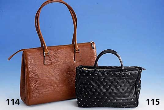 BOGNER, Damenhandtasche, schwarzes Leder, mit Goldkugeln appliziert, Stone 3 pearls - black, Extrafach mit Reißverschl., neuwertig, Maße 21 x ...