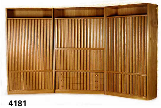 Vielzweckschrank, deutsch, 80er Jahre, 3-teilig, Weichholz und Eiche, Front z.T. Eiche massiv, Einzelelemente in sich leicht geschwungen, ...