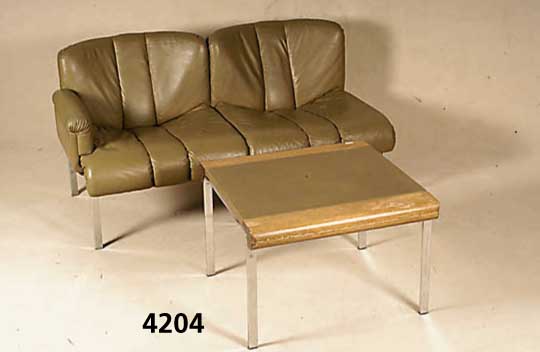Sitzensemble, Schweiz, 1973, bestehend aus 5 Stuhlsesseln und 2 Beistelltischen, Girs- berger-eurochair, Rahmen Metall, Zierteile verchromt, ...