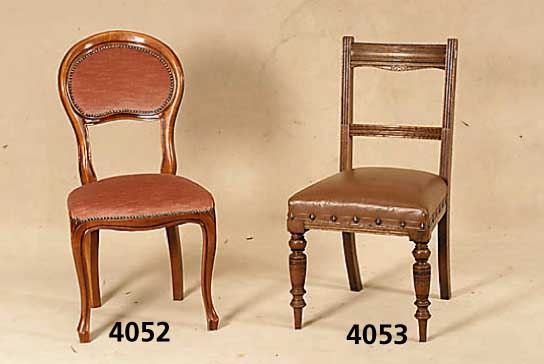 4 StÜhle, Belgien/Niederlande, um 1900, Rahmen Eiche und Buche, klassizistisch, Rahmen vielfach gerieft, sparsame Verzierung, reiche ...