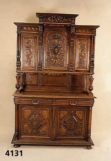 Vielzweckschrank, Belgien, um 1890/1900, Korpus Weichholz/Hartholz, 3-teilig, Oberteil 3-tÜrig, auf Rahmen gearbeitet, DoppelsÄulen mit reicher ...