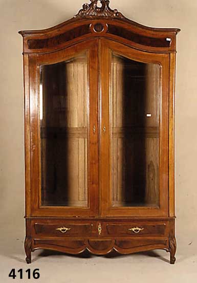 zweitÜriger Glasschrank, Frankreich, um 1870/ 80, Louis-Philippe, Korpus Weichholz, Nuß- baumfurnier, GlastÜren facettiert, zwei ...