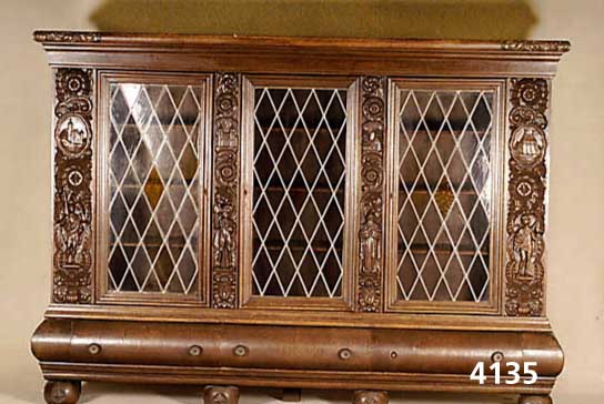 BÜcherschrank, deutsch, um 1925, Korpus Weichholz, Buche und Eiche massiv, Barockstil mit Renaissanceeinschlag, neue Sachlichkeit, Lisenen mit ...