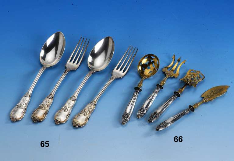 4-teil. Petit-Fours-Besteck, Frankreich um 1900, 900er Silber, teilvergoldet, klassizistisch, Griffe hohl, Arbeitsteile Metall verg., grav., ...