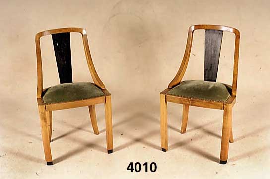 6 SchalenstÜhle, ArtDeco, Frankreich, um 1920, Buche massiv, nußbaumfarben gebeizt, z.T. schwarz abgesetzt, Velourbezug, hoher Sitz- komfort ...