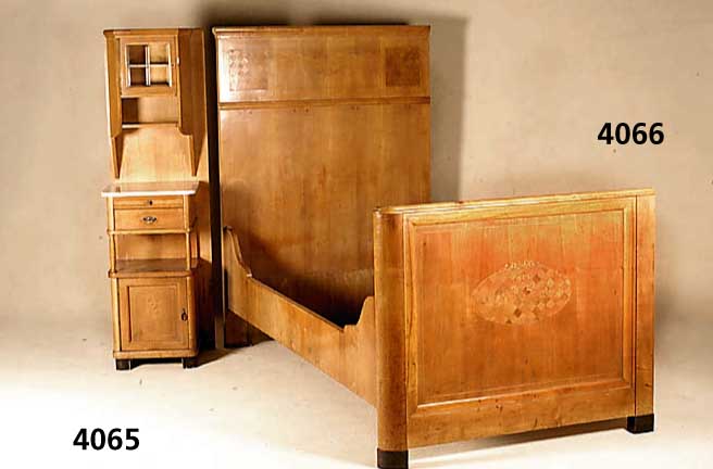 Nachttischhochschrank, deutsch, um 1910, Jugendstil, Korpus Hartholz, Ahorn- bzw. Obst- holzfurnier, 10-fach untergliedert, Fadenin- tarsien, ...