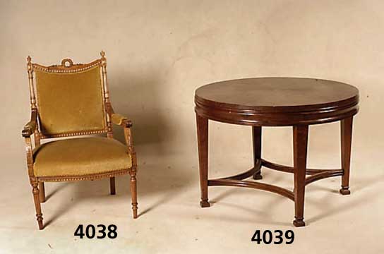 Louis-XVI-Stuhlsessel, deutsch/Frankreich, um 1890/1900, Gestell reich geschnitzt, ge- drechselt, Nußbaum massiv, Bezug und Polster 60er/70er ...