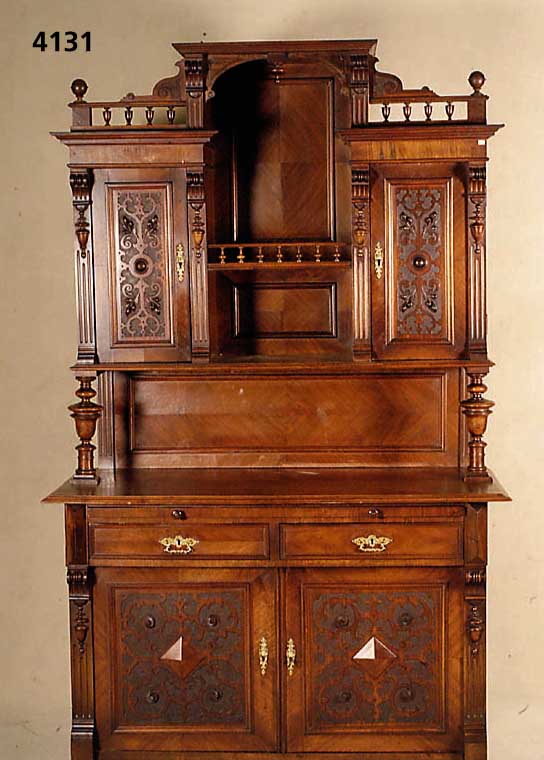 Vielzweckschrank, deutsch, um 1890/1900, Korpus Weichholz/Hartholz, zum grÖßten Teil auf Rahmen gearbeitet, TÜren-Inlets mit reicher 4-fach ...