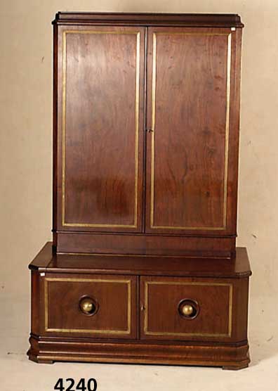 Dokumentenschrank, deutsch, um 1910, Korpus Buche und Eiche massiv, Palisanderfurnier von bester QualitÄt, sparsame Messingleistenver- zierung, ...