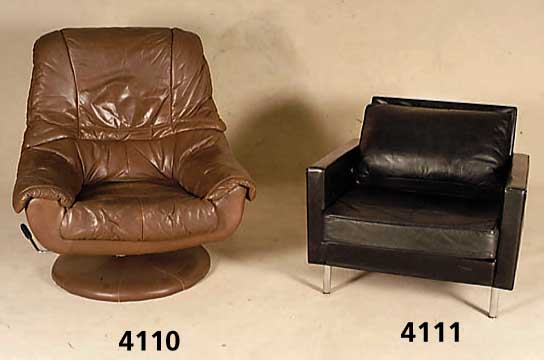 Sessel, Frankreich, wohl 70er/80er Jahre, original Etikett Lignet Roset, Leder, runder wuchtiger Fuß, sehr gute Lederverarbeitung, elegant, ...
