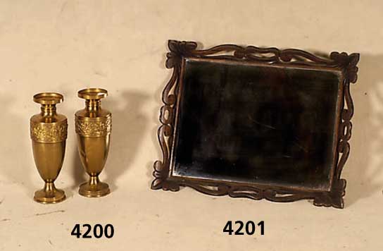Wandspiegel, deutsch um 1920, Weichholz dunkel gebeizt und geschnitzt, ca. 72x58 cm