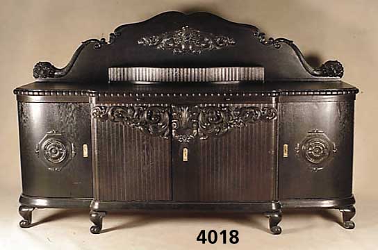 Anrichte, deutsch, um 1910/12, Barockstil mit Jugendstileinfluß und klassizistischen Elementen, Korpus z.T. Weichholz, Eiche massiv , ...