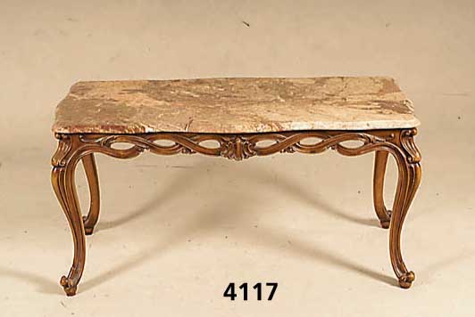 Salontisch, Frankreich, 1. HÄlfte 20. Jhd., Barockstil, nach altem Vorbild gearbeitet, reiche Rocaillenschnitzerei, geschwungen profilierte ...