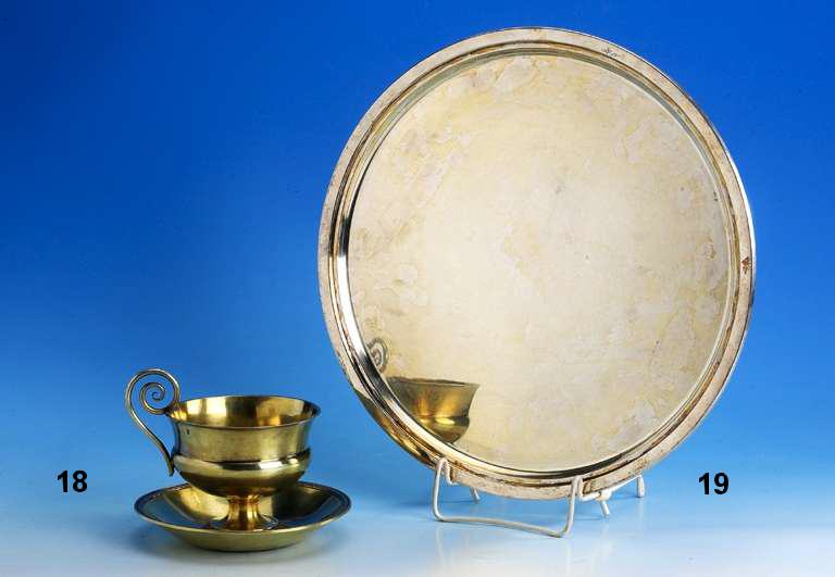 Tasse mit Untertasse, Frankreich, Paris um 1798, 950er Silber, vergoldet, Akant- husbandverzierung, Meistermarke TMB= Bary Thomas-Michel, Meister ...