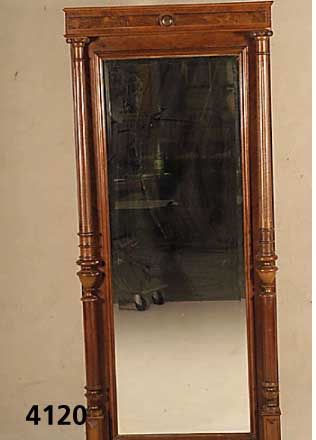 Spiegel, deutsch, GrÜnderzeit, um 1880/90, 3/4-SÄulen, sparsam aufgesetzte Schnitzereien, 3-fach getreppte Leistenverzierung, Nussbaum. ...