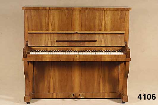 Klavier, deutsch, um 1910, Hersteller C. Golemann, Hannover, Vertreiber C.F. Glass Heilbronn, Korpus Weichholz/Hartholz, kauka- sisch ...