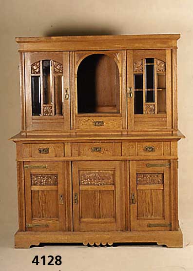 AufsatzmÖbel, deutsch/Pfalz, um 1900/05, wohl Eckel, reiner Jugendstil, Korpus Weich- holz/Hartholz, Eiche massiv, Eichefurnier, Front und ...