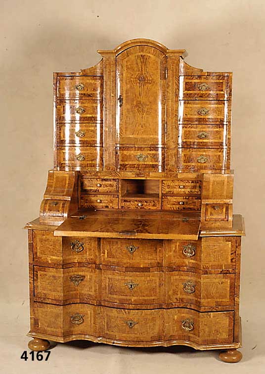 TabernakelsekretÄr, A-troi-corps, frÄnkisch, um 1900/10, nach dem Vorbild von 1750, Korpus Weichholz, z.T. aus altem Holz, sehr aufwendig, im ...