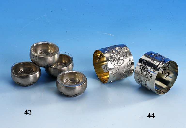 4 SalzschÄlchen, deutsch um 1900, 800er Silber, Hugo BÖhm, SchwÄbisch-GmÜnd, Rillendekor, orig.-GlaseinsÄtze best.