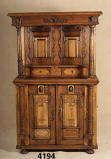 Kleines AufsatzmÖbel, nach dem Vorbild vom 1580/1620, sog. Ulmer Nachbau um 1860/70, Korpus Weich- Hartholz, Front auf Rahmen gearbeitet, ...