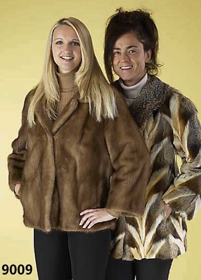 Konvolut 2 Nerzjacken und 1 Fuchsklauenjacke, 1 x Kurzjacke, Gr. 40, 3/4-Ärmel, hell- braun, braunes Innenfutter, RÜckenl. ca. 48 cm, stÄrkere ...