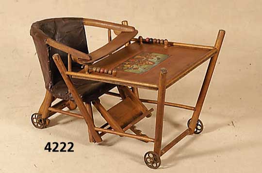 Kinderstuhl mit umklappbarem Spieltisch, deutsch, um 1910, Jugendstil, Buche massiv, original RÄder, original Wachstuchbezug, sehr selten im ...
