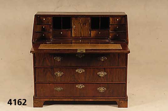 SchrÄgklappensekretÄr, England, Korpus 1790/ 1810, Korpus Eiche massiv, BeschlÄge um 1900 , im 19./20. Jhd. in Palisander und Mahagoni ...